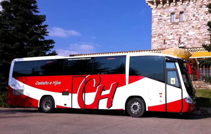 Autobús de 51 plazas + Guía + Conductor